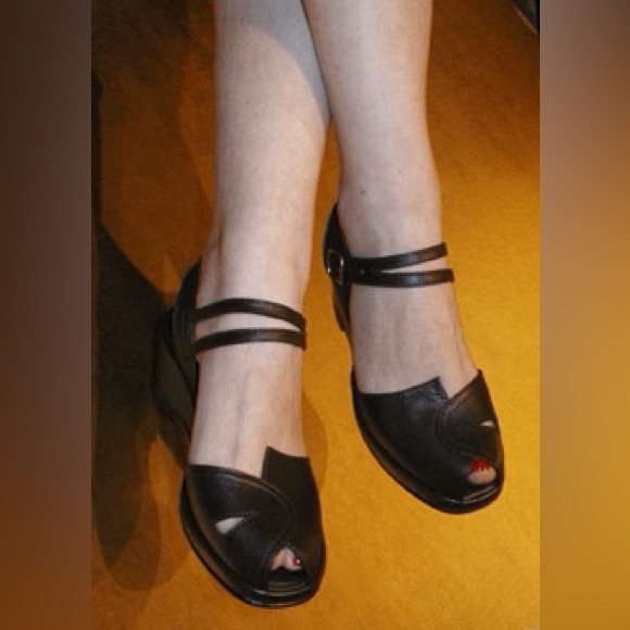 Re-mix Shoes - Re-mix “Picasso” Black Platform Wedge Sandel 7 Vintage Repro